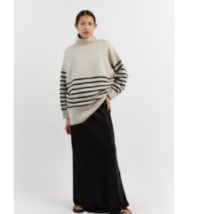 Dissh Stone/Black Sweater